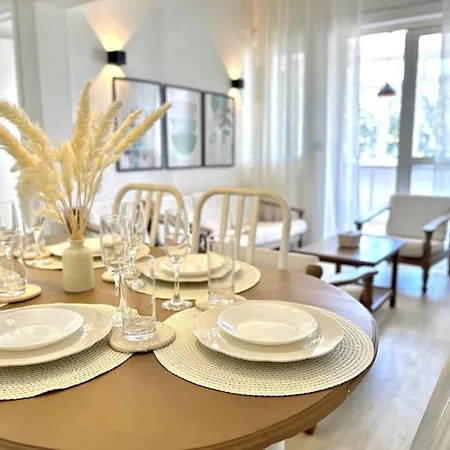 3 Bedroom Beachside Apartment - 30 Secs From Beach